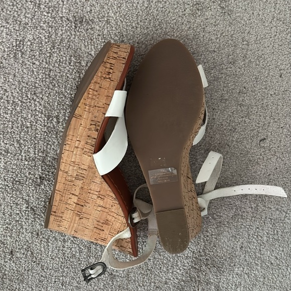 American Eagle White Strappy Wedge Sandals - Picture 12 of 15